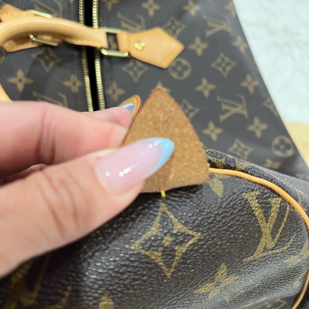 Louis Vuitton Monogram Speedy 40 Handbag in Brown - Picture 11 of 17
